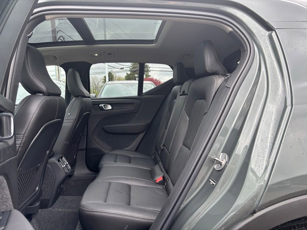 Certified 2026 Volvo XC40 B5 Core w/ Climate Package AWD/4WD image 19