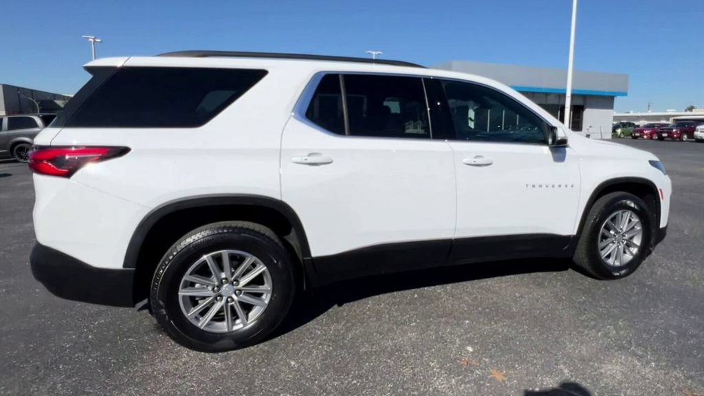 Certified 2022 Chevrolet Traverse LT FWD image 9