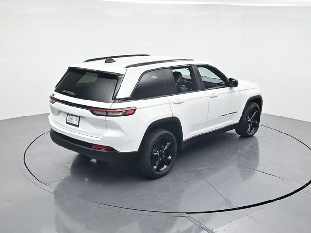 Used 2023 Jeep Grand Cherokee Altitude image 37