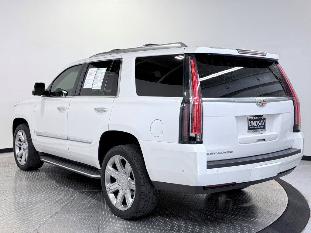 Used 2018 Cadillac Escalade Luxury image 4