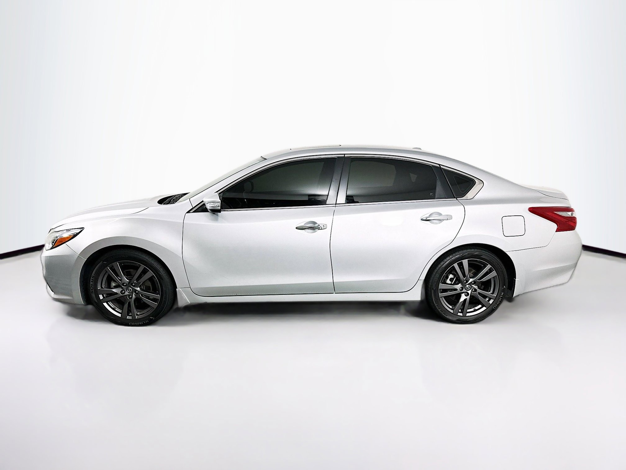 Used 2018 Nissan Altima 3.5 SL FWD image 4