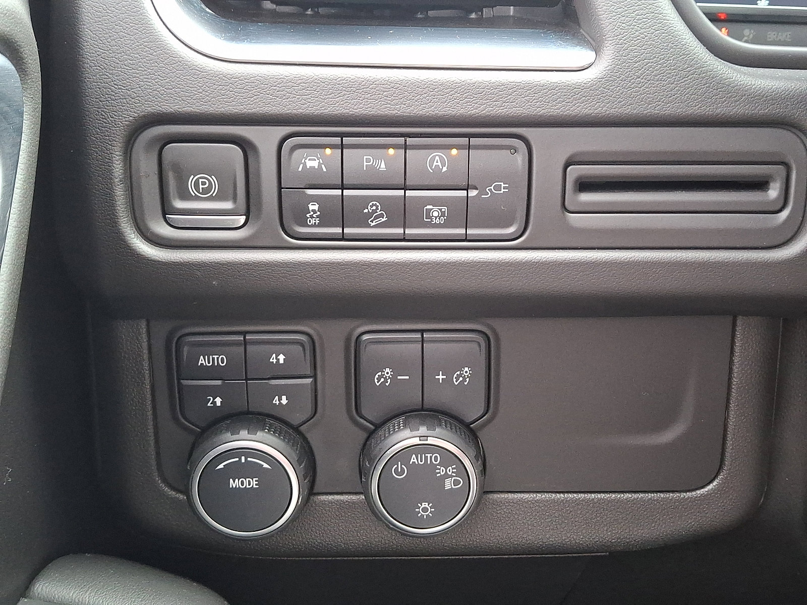 Certified 2022 Chevrolet Tahoe Z71 w/ Luxury Package image 25