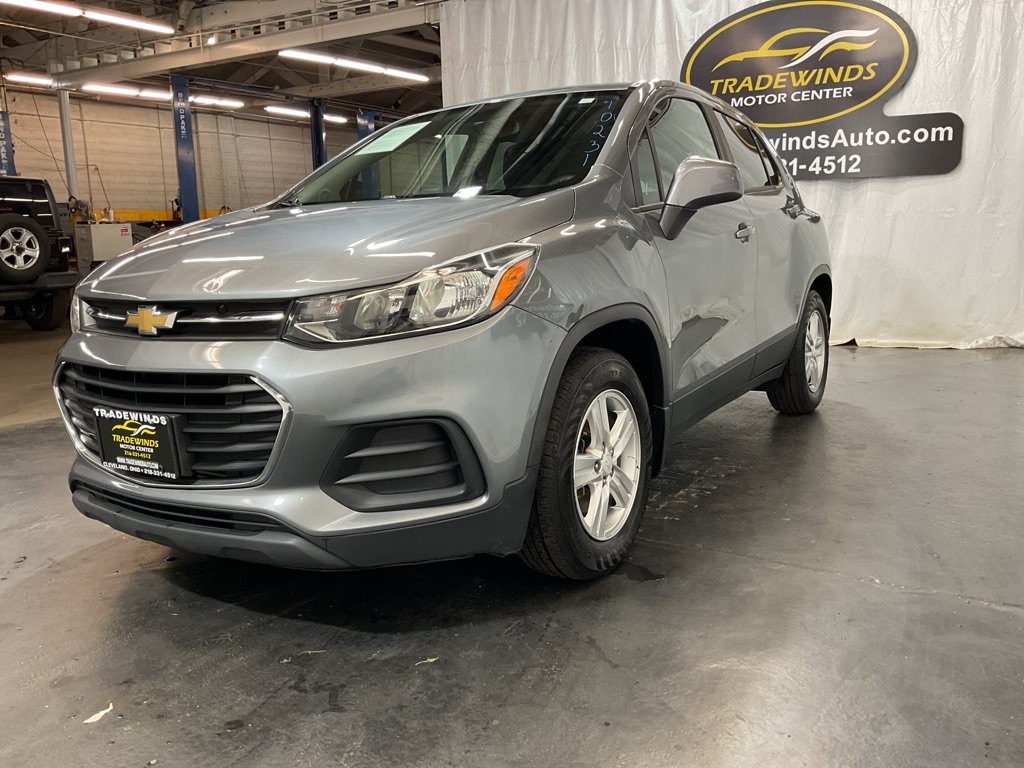 Used 2020 Chevrolet Trax LS w/ Tint and Cruise Package FWD image 4