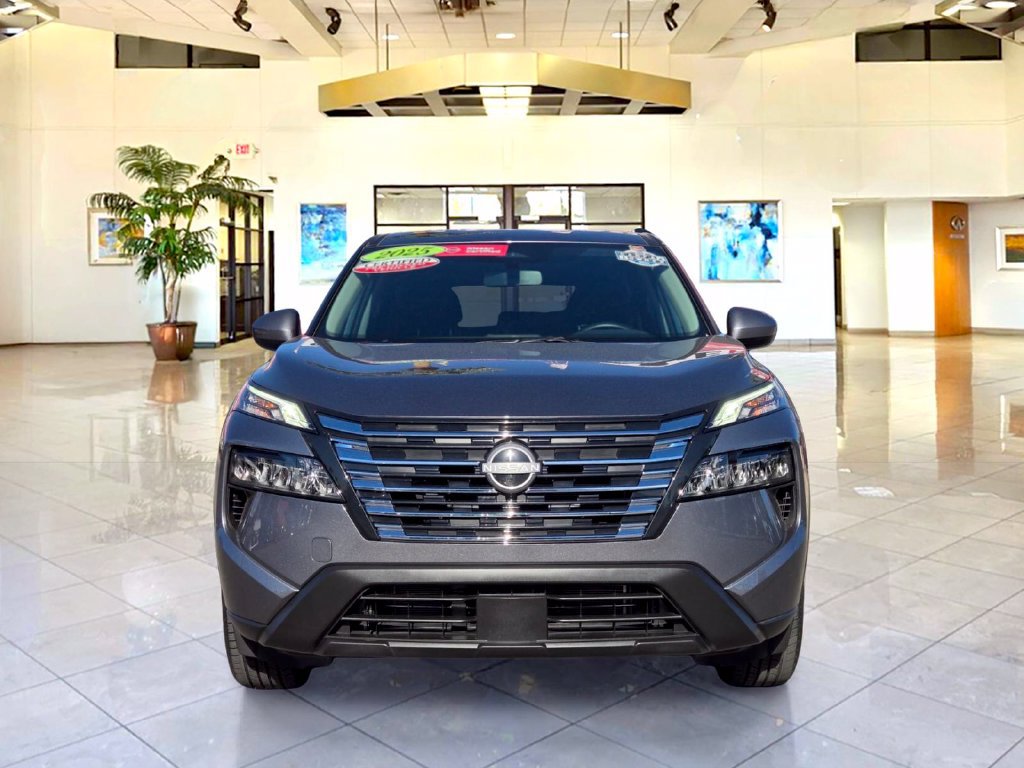 Certified 2025 Nissan Rogue SV FWD image 2