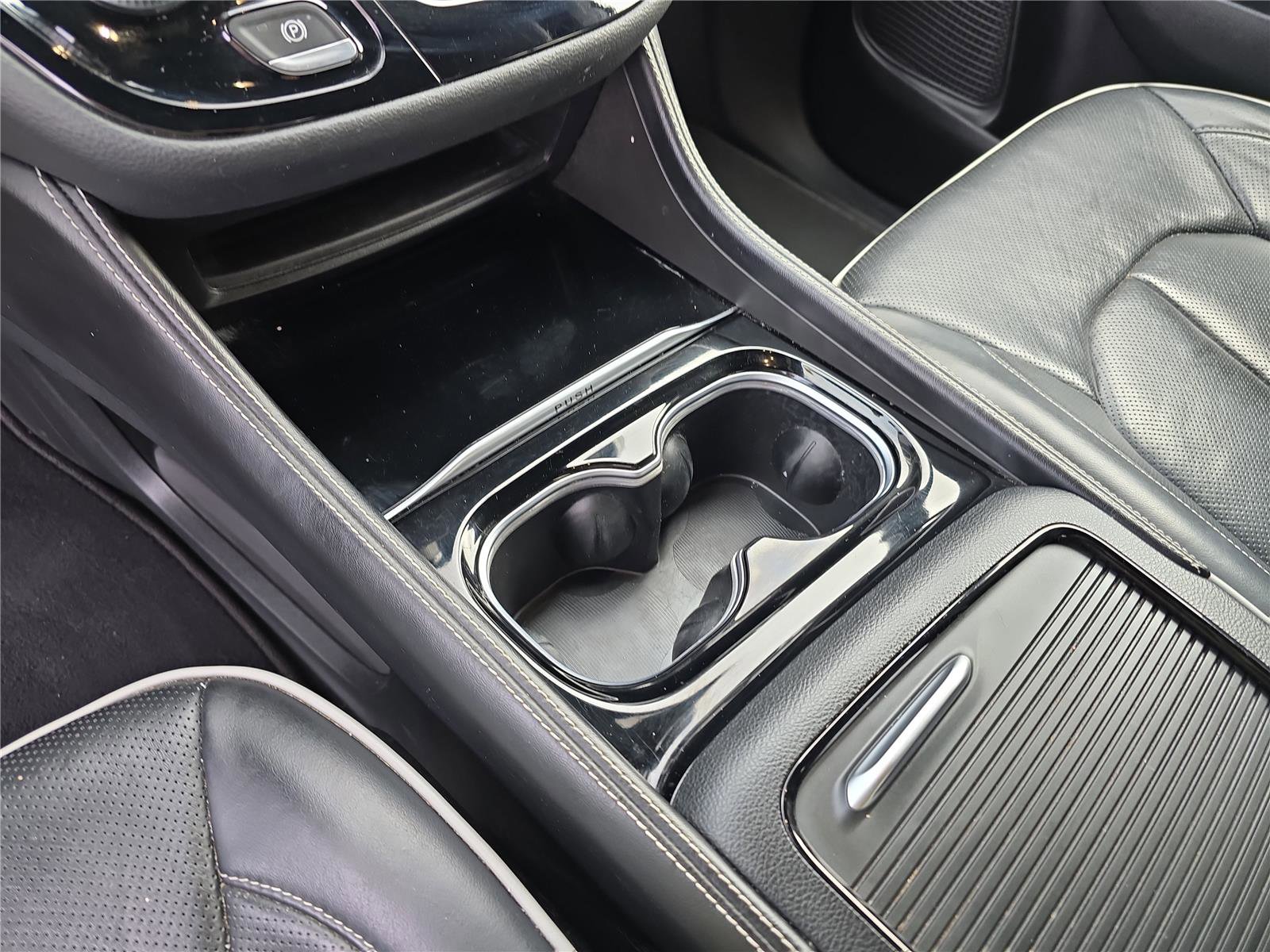 Used 2021 Chrysler Pacifica Limited w/ S Appearance Package image 27