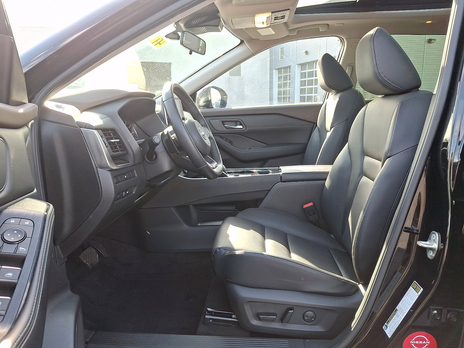 Certified 2023 Nissan Rogue SV w/ SV Premium B Package AWD/4WD image 13