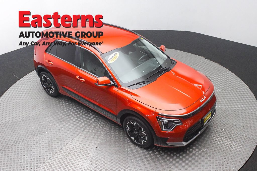 Used 2023 Kia Niro Wind w/ Wind Preserve Package FWD image 3