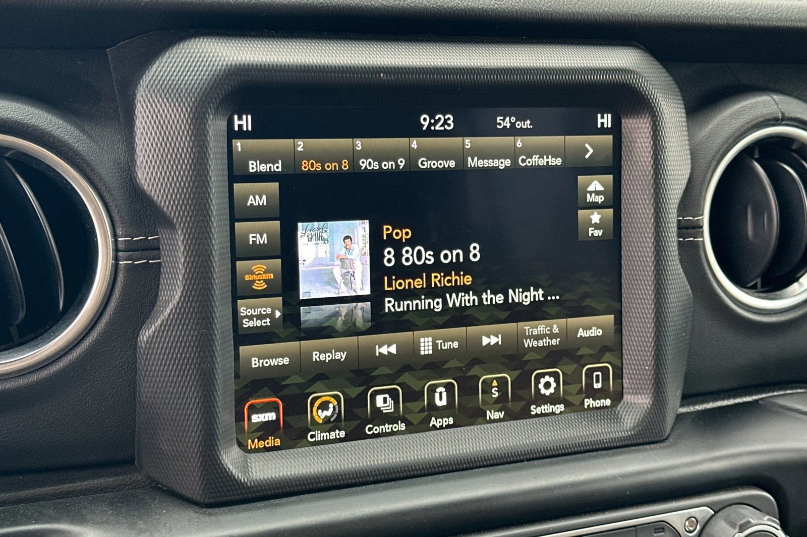 Used 2022 Jeep Wrangler Unlimited Sahara image 18