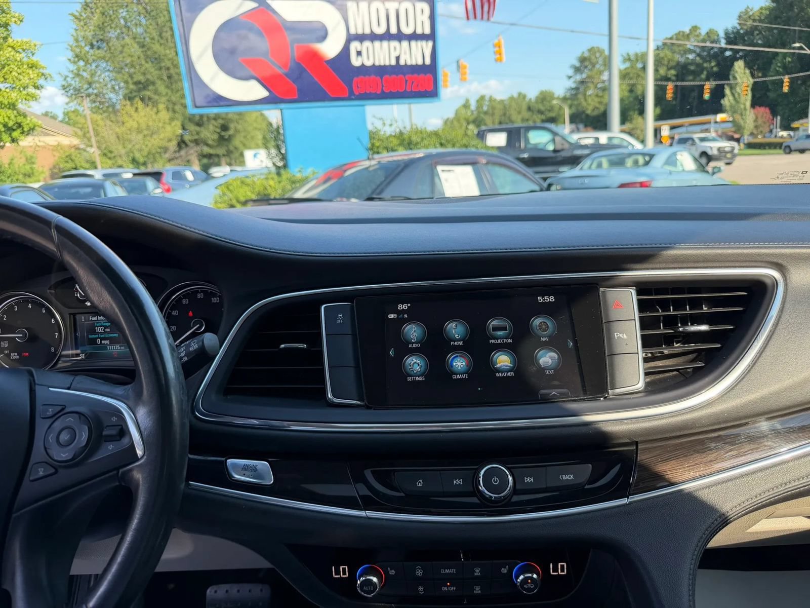 Used 2019 Buick Enclave Essence FWD image 17