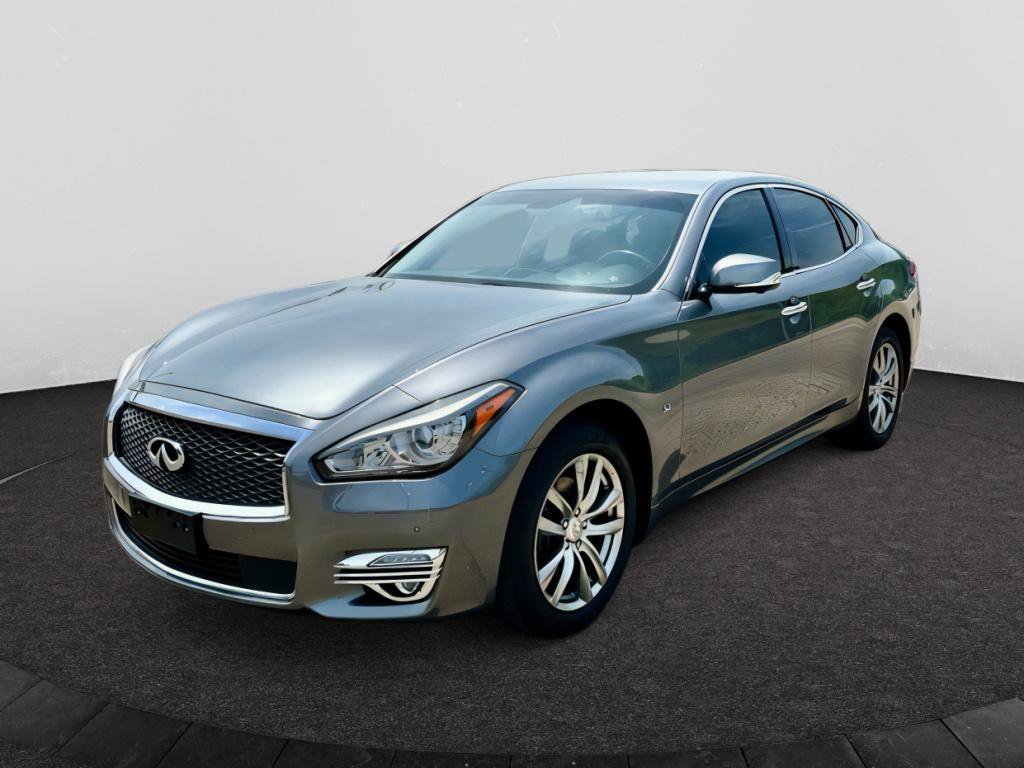 Used 2019 INFINITI Q70 Luxe w/ Proactive Package AWD/4WD image 2