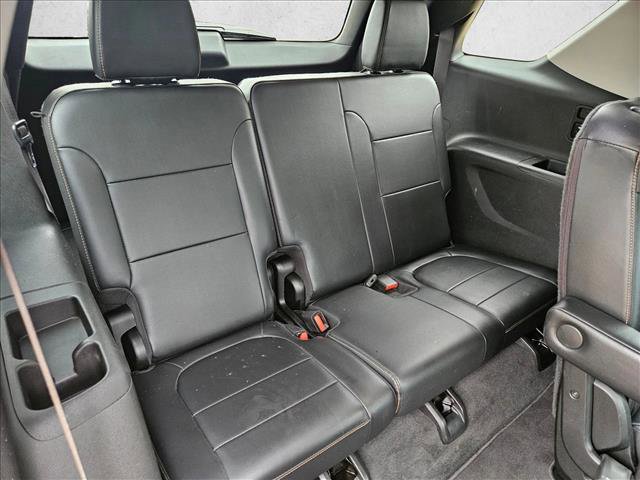 Used 2018 Chevrolet Traverse Premier w/ Driver Confidence II Package FWD image 21