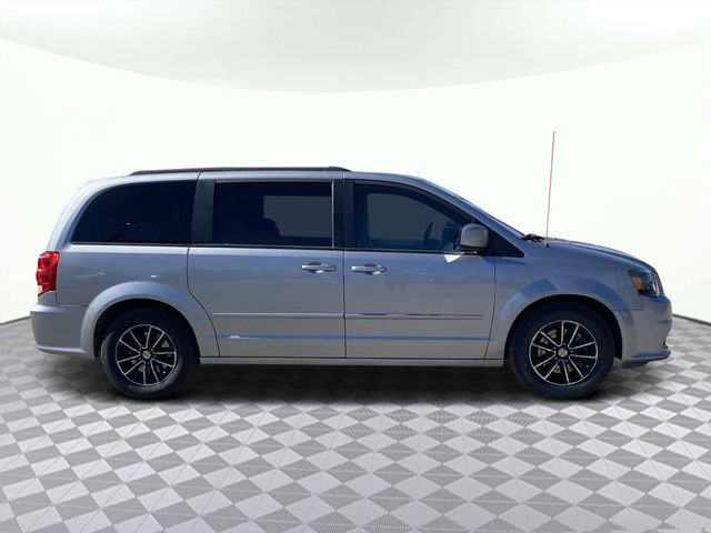 Used 2017 Dodge Grand Caravan GT image 3