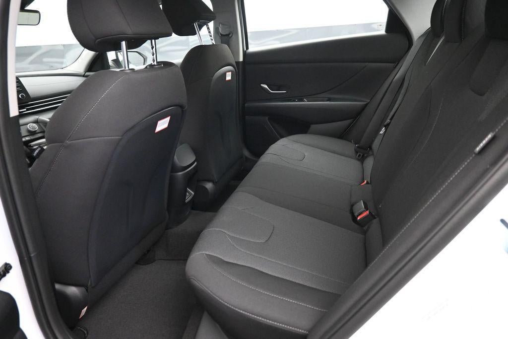 New 2026 Hyundai Elantra SE FWD image 10