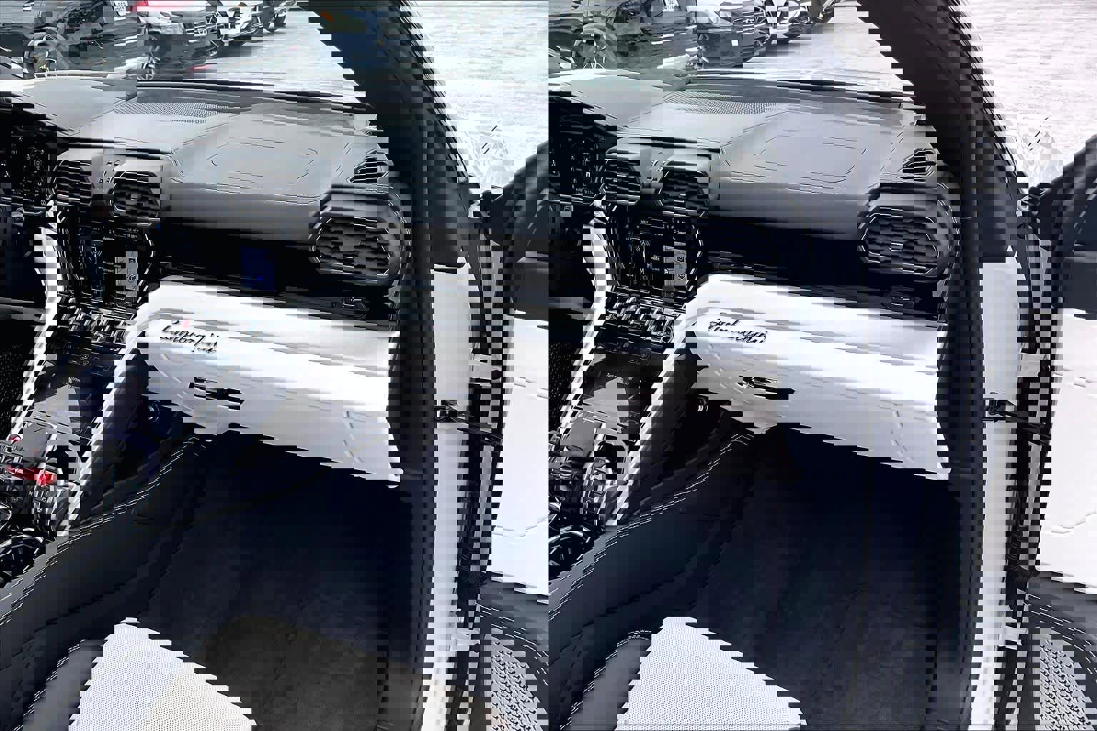 Used 2022 Lamborghini Urus image 18