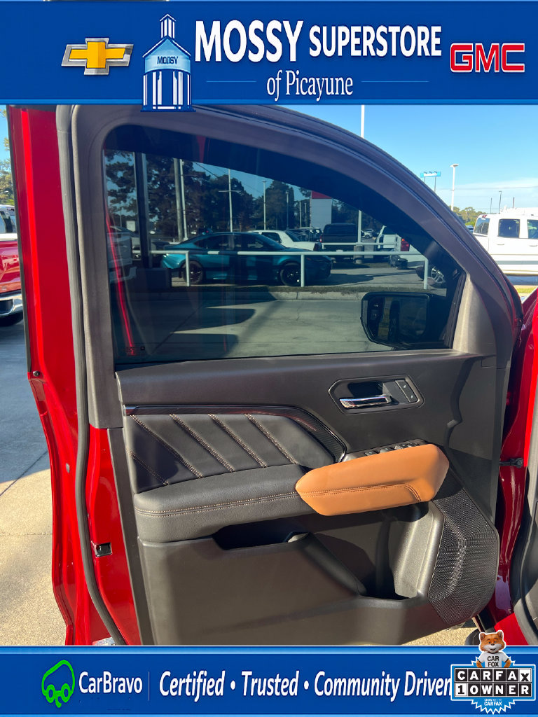 Certified 2025 GMC Canyon AT4 AWD/4WD image 13