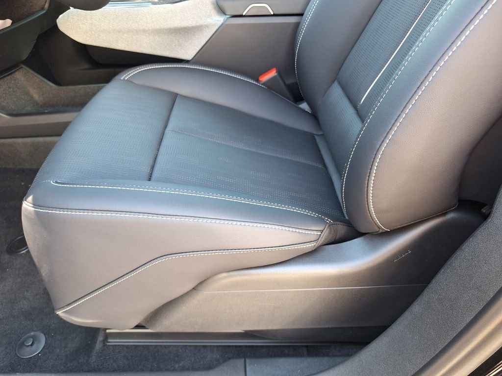 New 2025 Cadillac Optiq Luxury 2 image 27