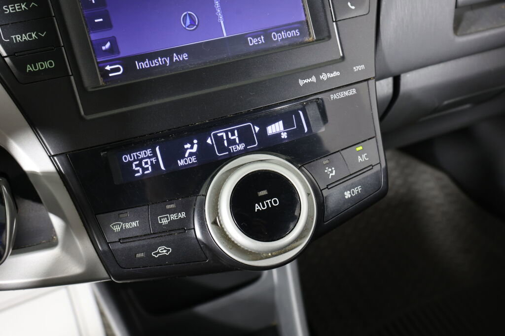 Used 2014 Toyota Prius V Three image 36