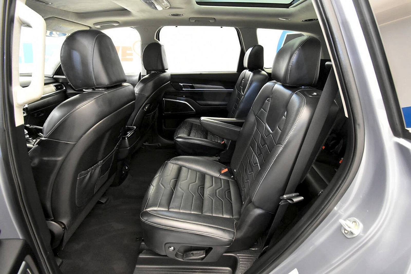 Used 2022 Kia Telluride SX w/ SX Prestige Package AWD/4WD image 14