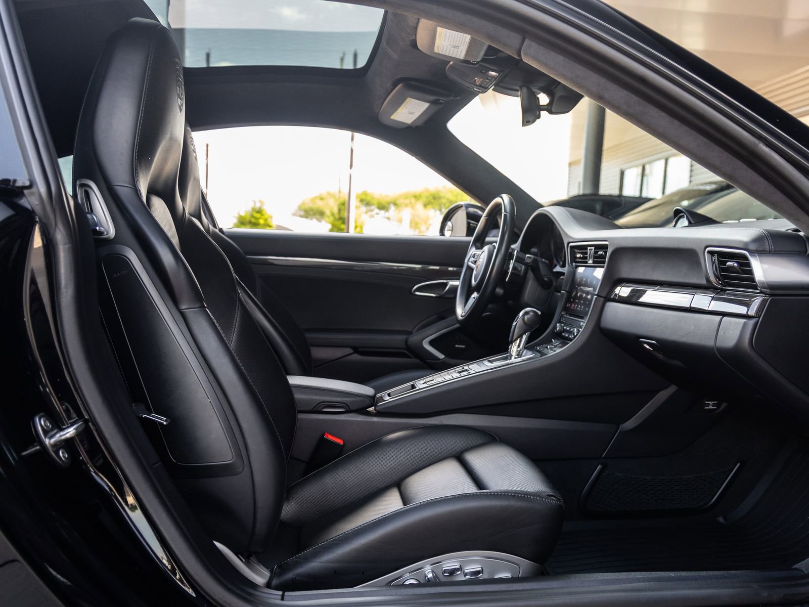 Certified 2018 Porsche 911 Turbo S image 34