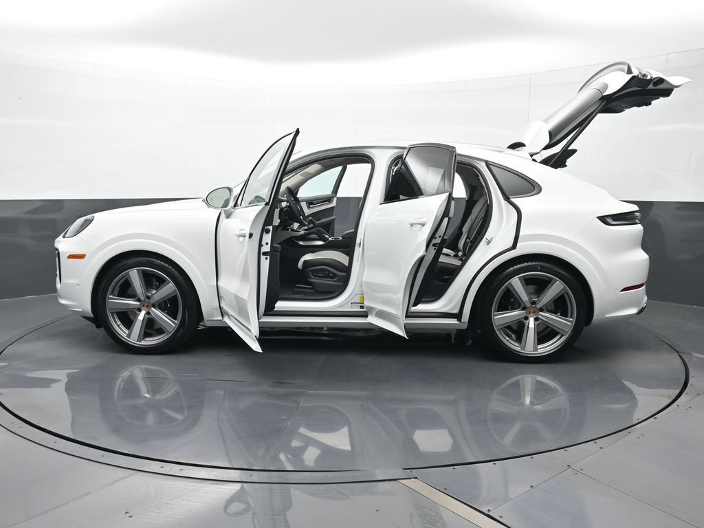New 2026 Porsche Cayenne GTS AWD/4WD image 27