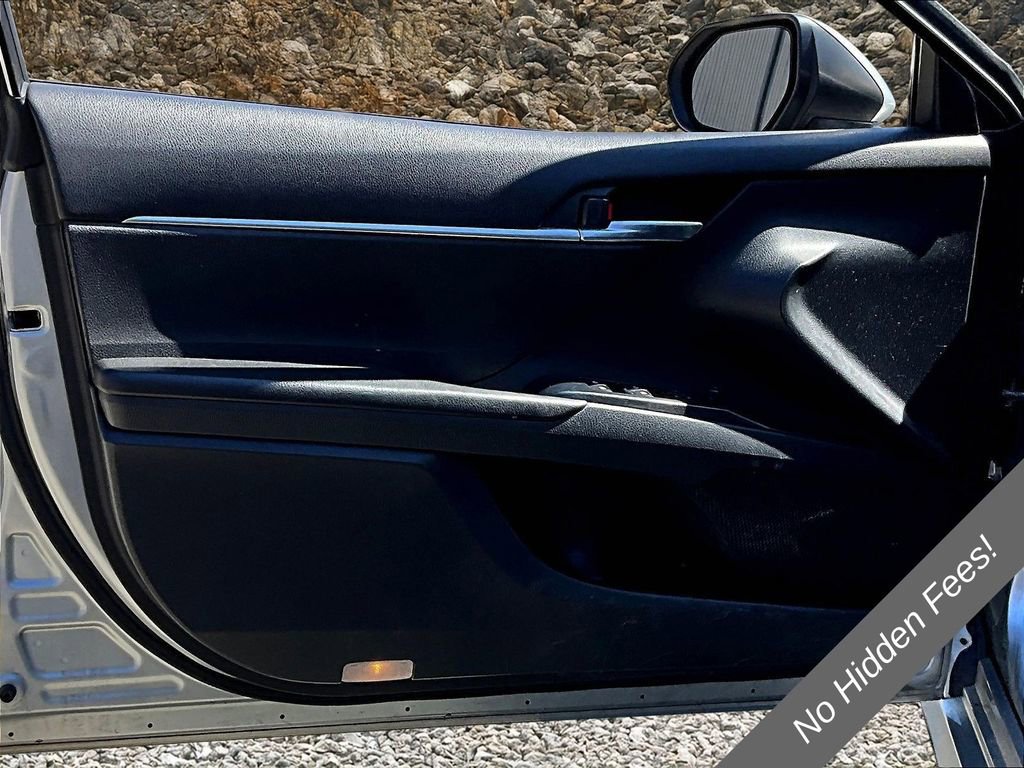 Used 2018 Toyota Camry LE FWD image 19