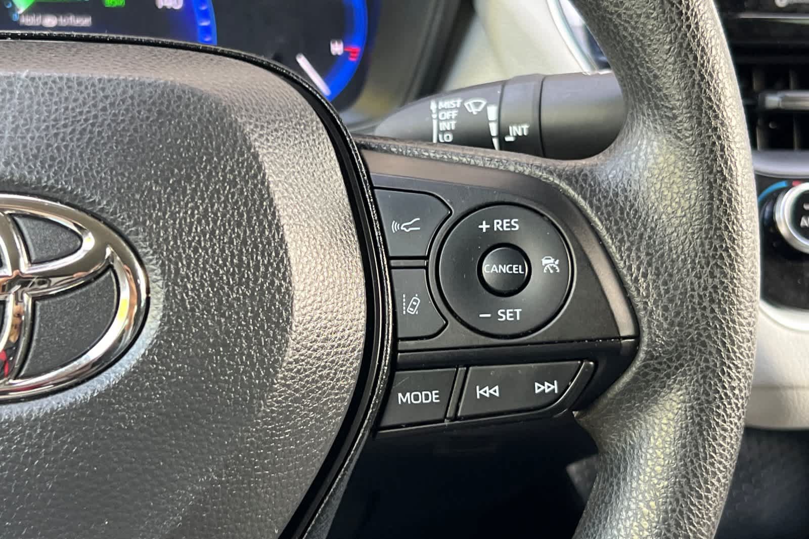 Used 2021 Toyota Corolla LE FWD image 25