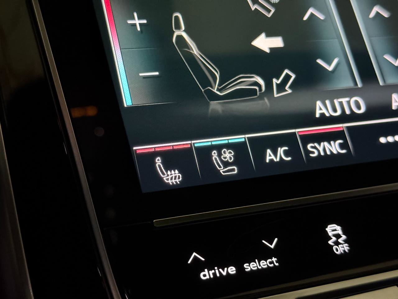 Used 2021 Audi Q7 3.0T Prestige w/ Prestige Package image 38