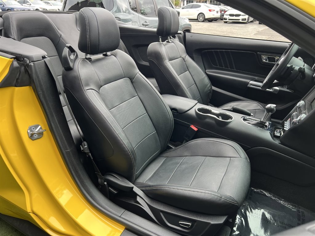 Used 2017 Ford Mustang Premium image 21