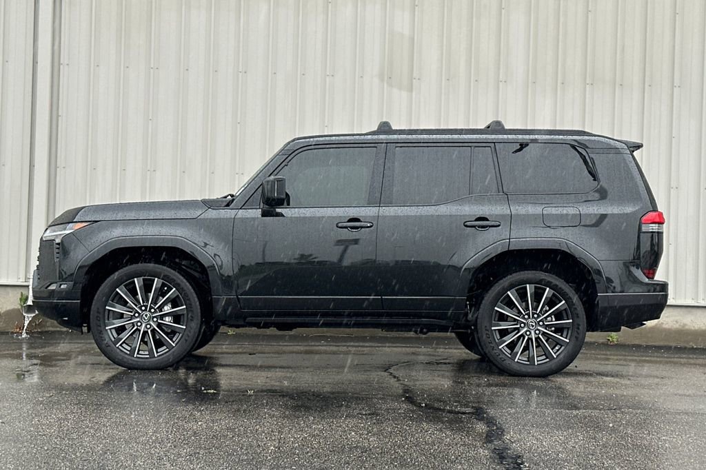 Used 2025 Lexus GX 550 w/ Cold Area Package image 7