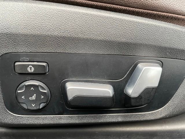 Used 2021 BMW 430i xDrive Coupe w/ Premium Package image 11