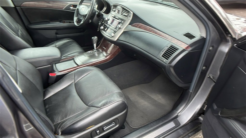 Used 2012 Toyota Avalon image 18