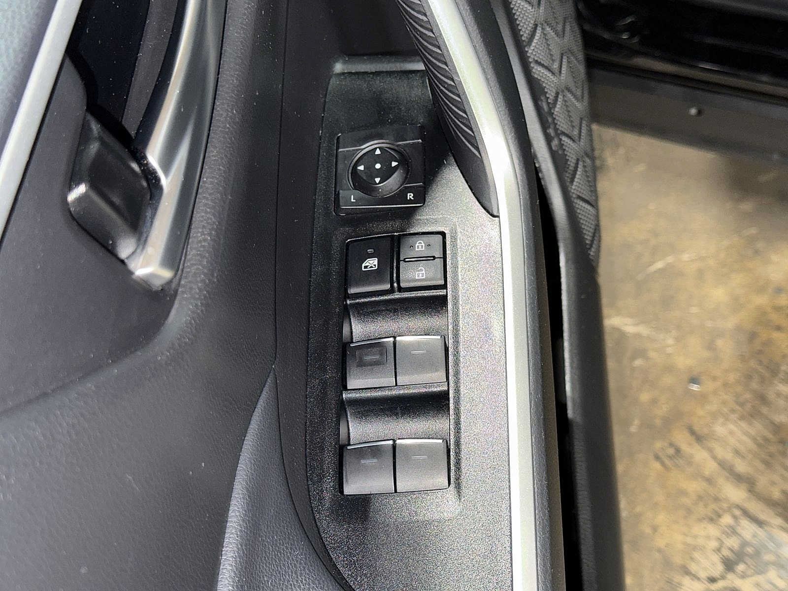 Certified 2025 Toyota RAV4 XLE AWD/4WD image 22