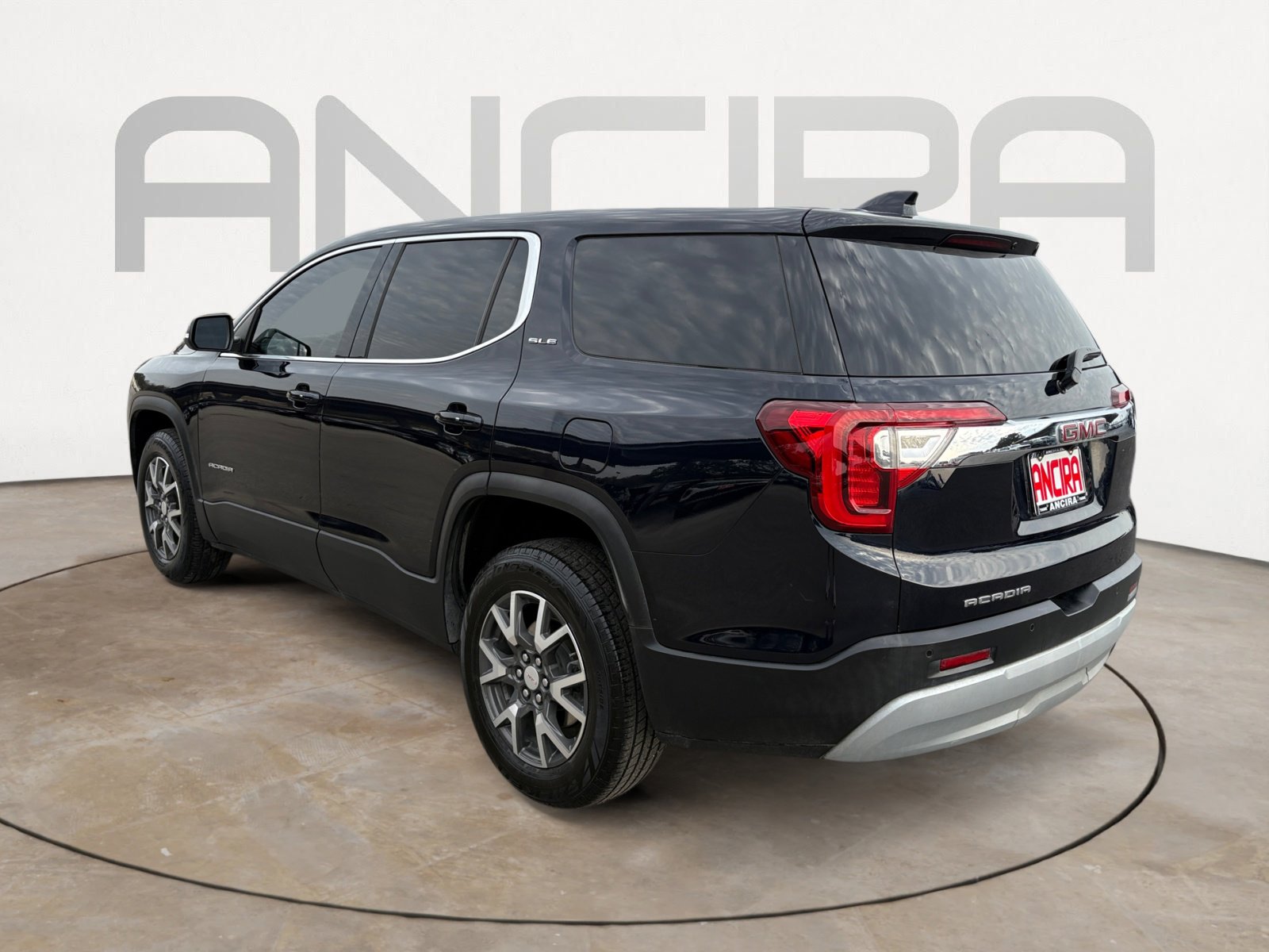 Used 2021 GMC Acadia SLE image 9