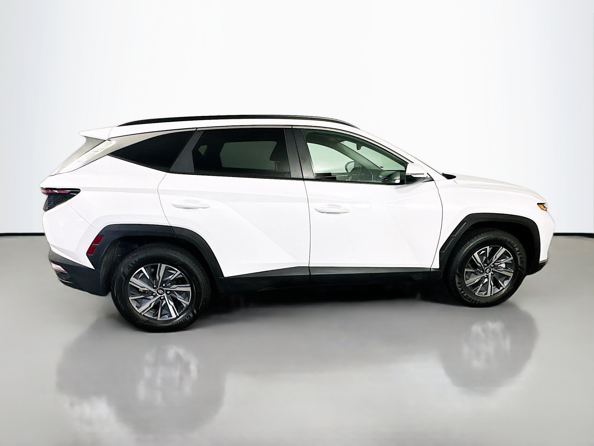 Used 2023 Hyundai Tucson Blue AWD/4WD image 8