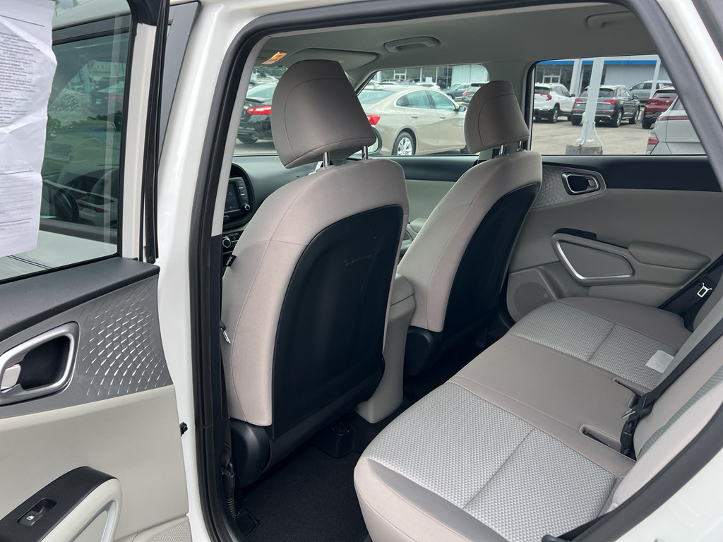 Used 2023 Kia Soul LX FWD image 10
