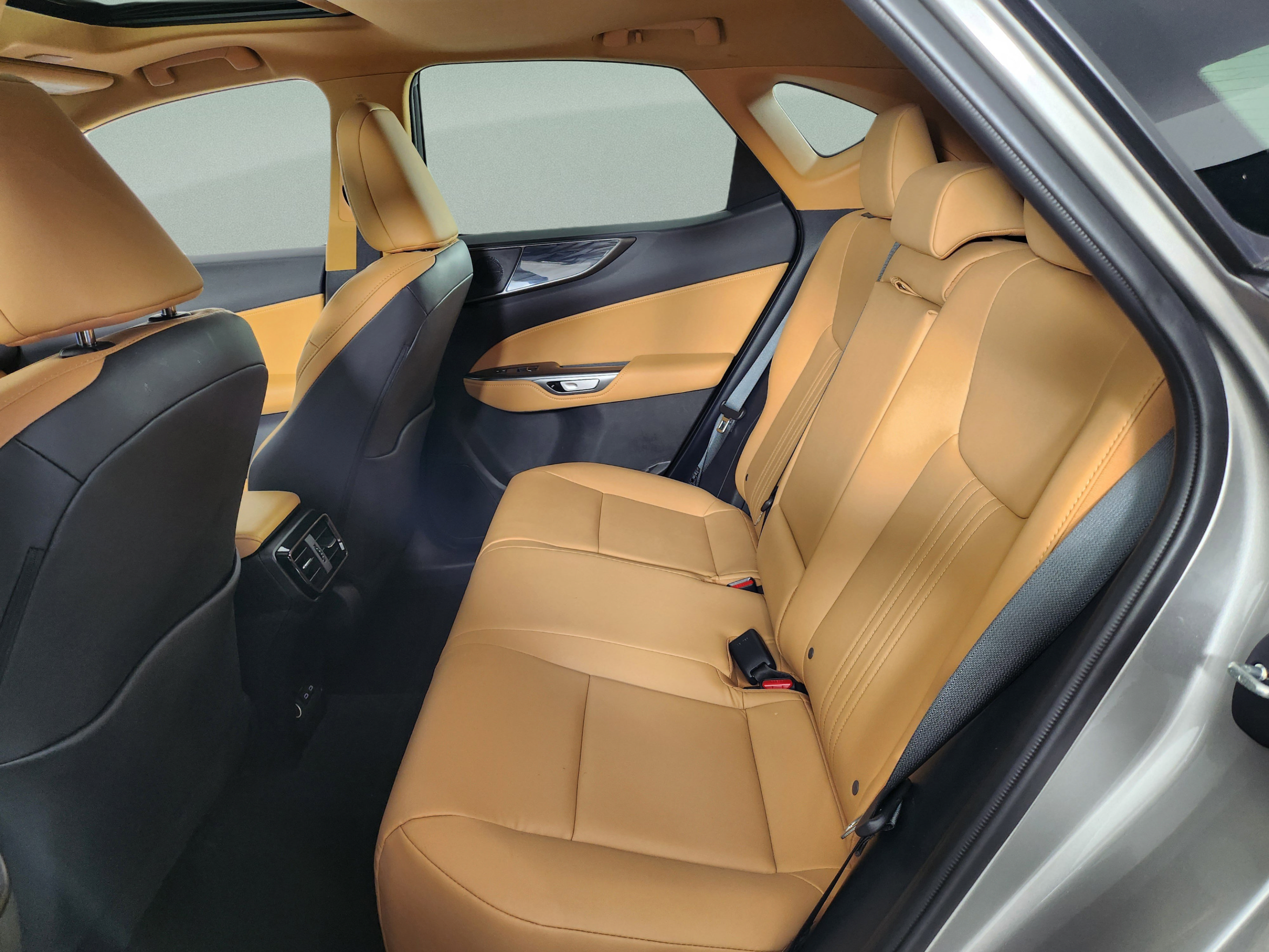 Certified 2025 Lexus NX 250 FWD w/ Towing Package (2000 Lbs) image 21
