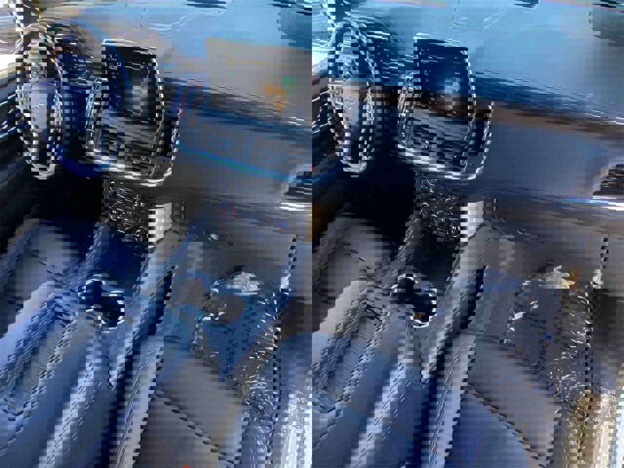 Used 2023 Chevrolet Suburban Z71 w/ Luxury Package image 13