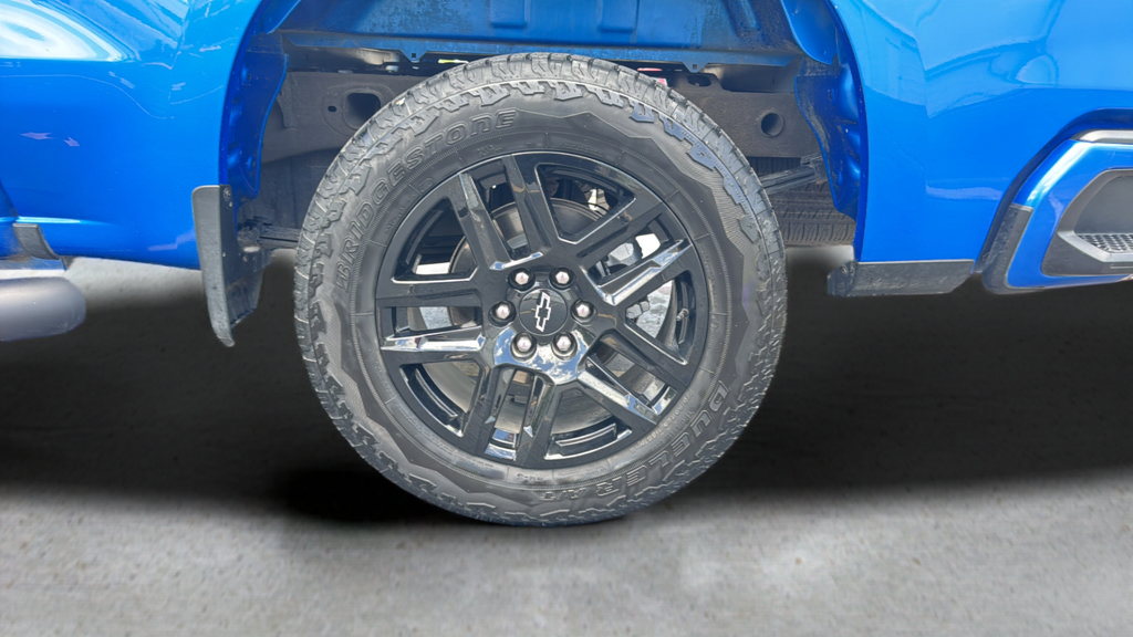 Used 2025 Chevrolet Silverado 1500 Custom w/ Turbomax Blackout Package RWD image 17