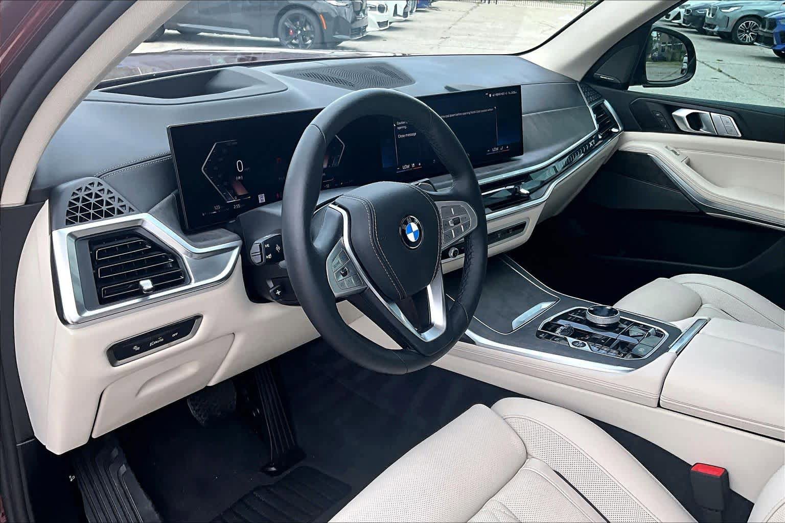 Used 2026 BMW X7 xDrive40i AWD/4WD image 16