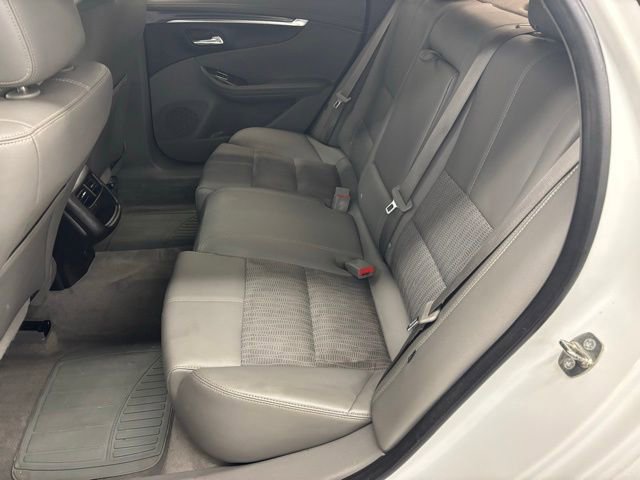 Used 2015 Chevrolet Impala LT w/ Convenience Package FWD image 7
