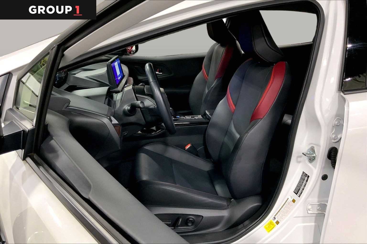 Used 2024 Toyota Prius Prime Premium FWD image 8