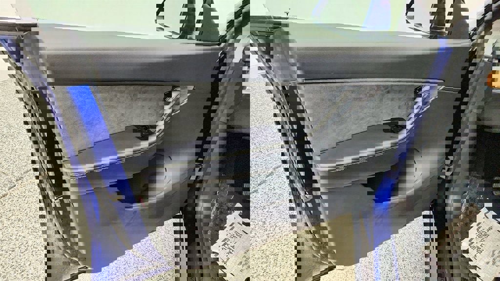 Used 2020 Tesla Model Y Long Range image 11