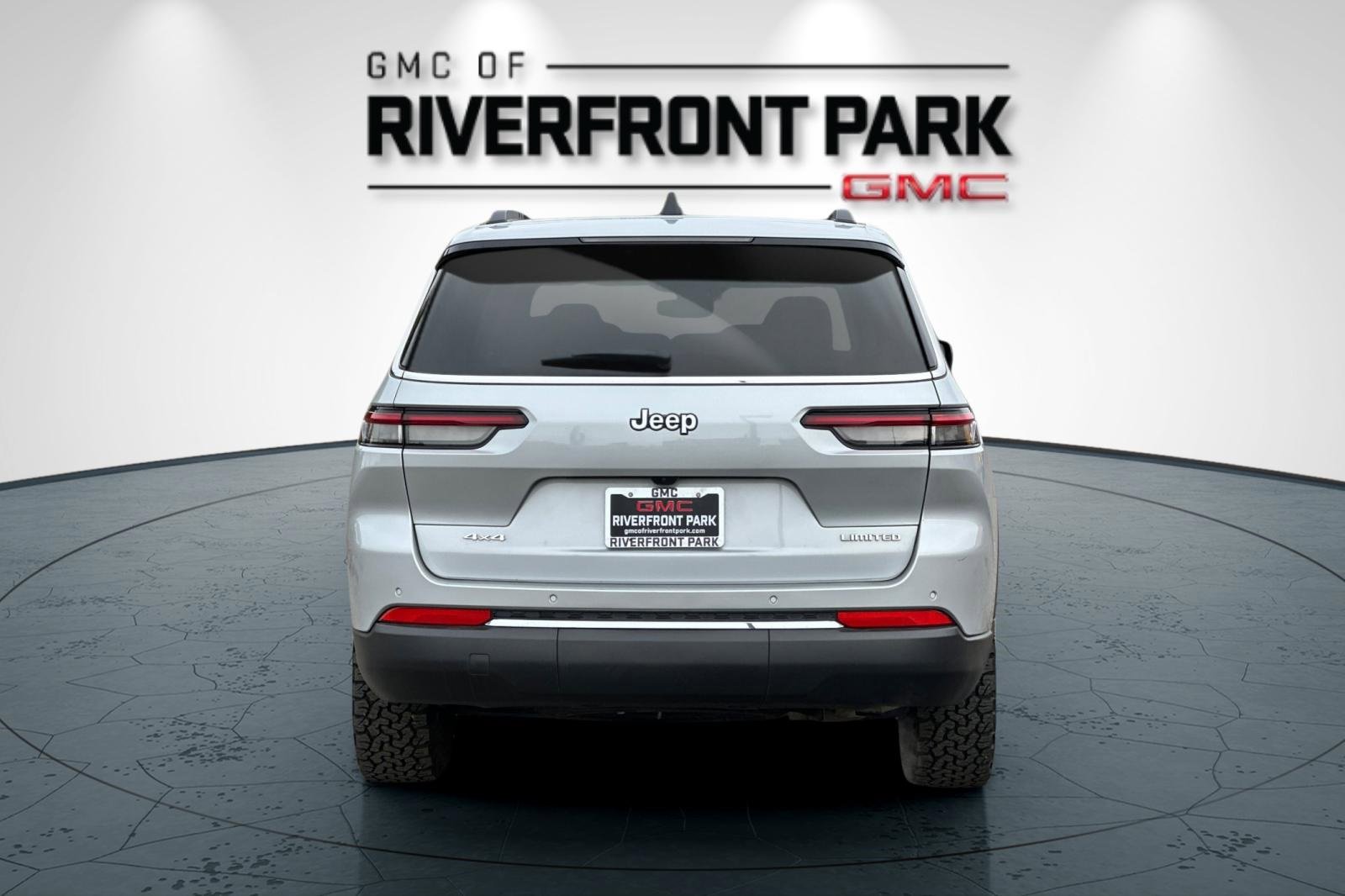 Used 2023 Jeep Grand Cherokee L Limited w/ Trailer Tow Group (B) image 4