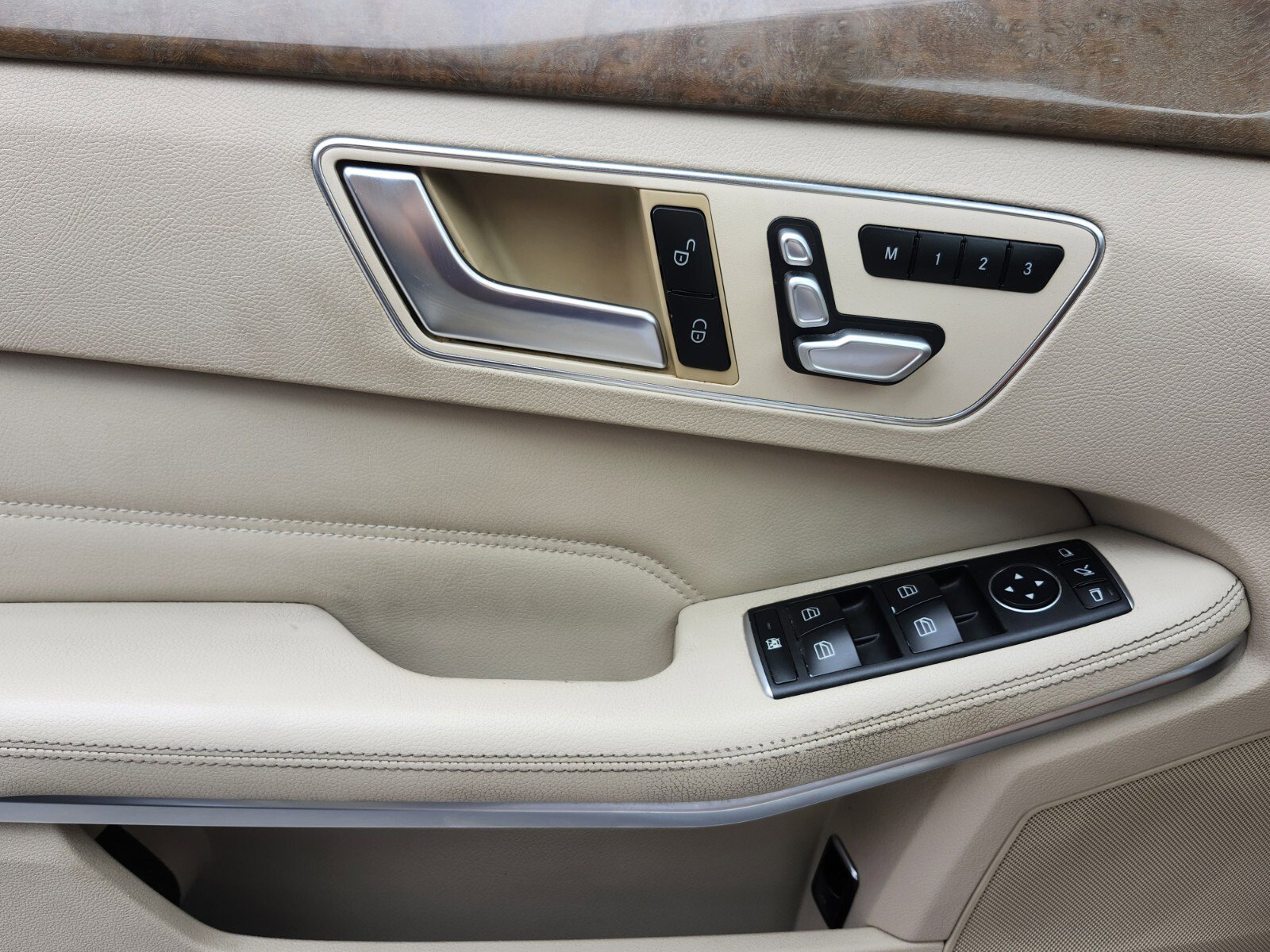 Used 2015 Mercedes-Benz E 350 Sedan image 31