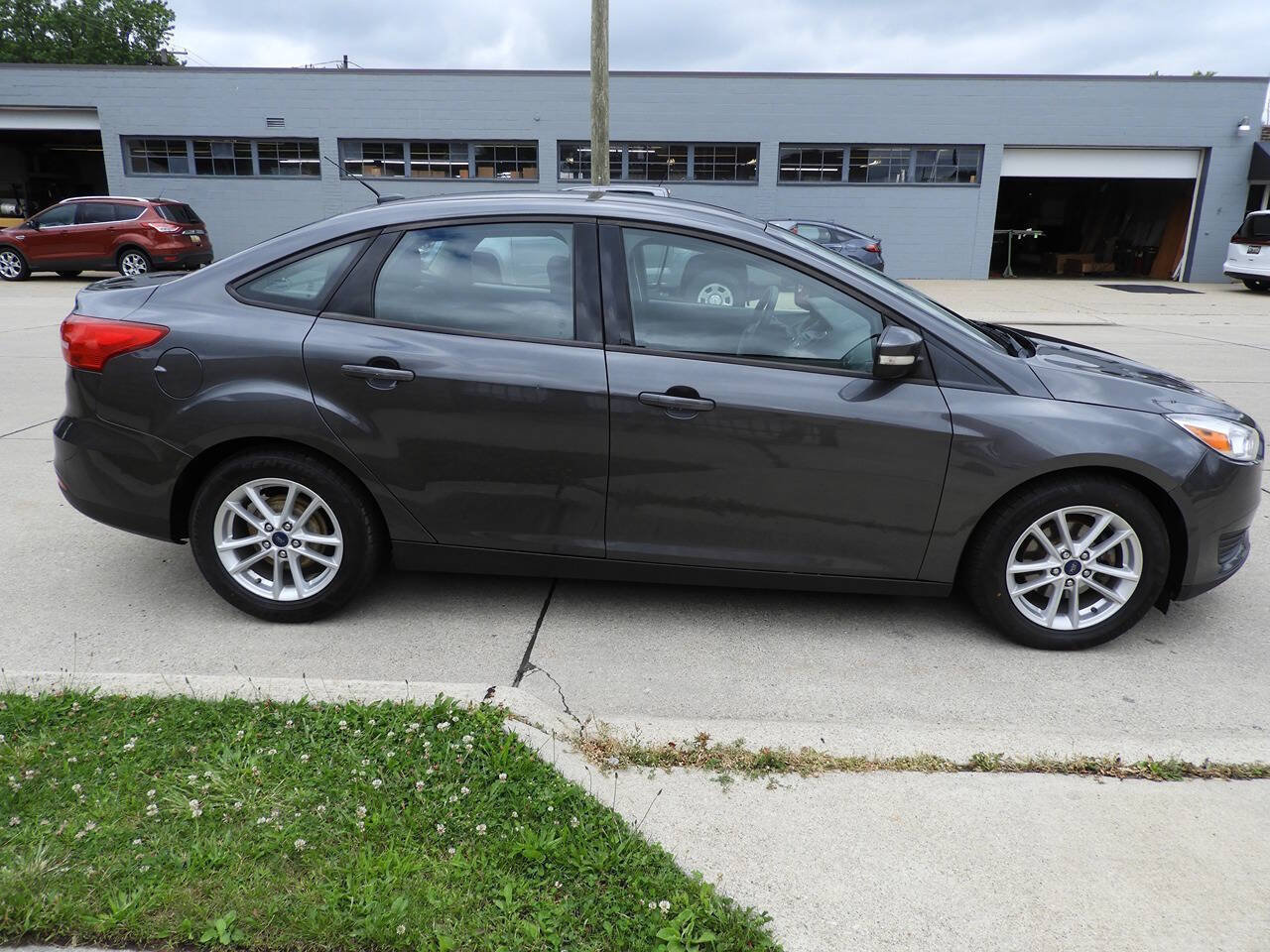 Used 2017 Ford Focus SE FWD image 10