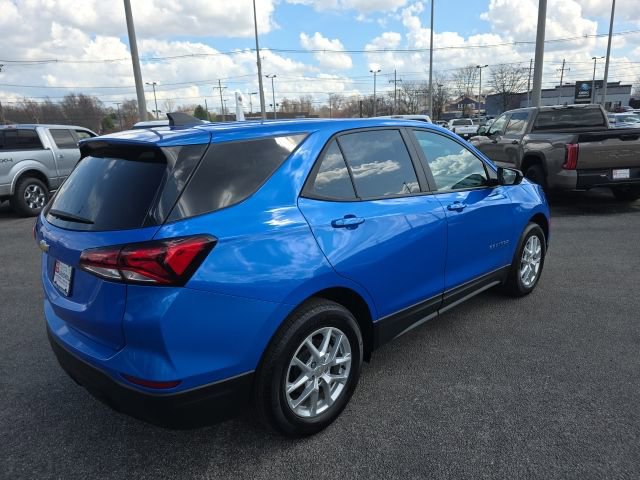 Used 2024 Chevrolet Equinox LS w/ LS Convenience Package image 4