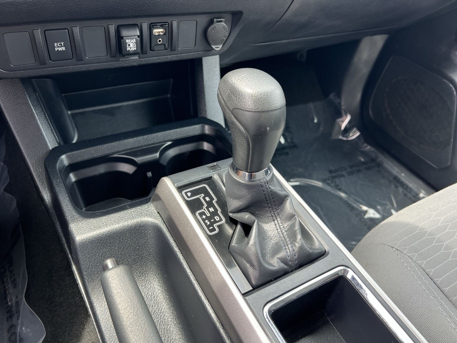 Used 2019 Toyota Tacoma SR5 AWD/4WD image 21