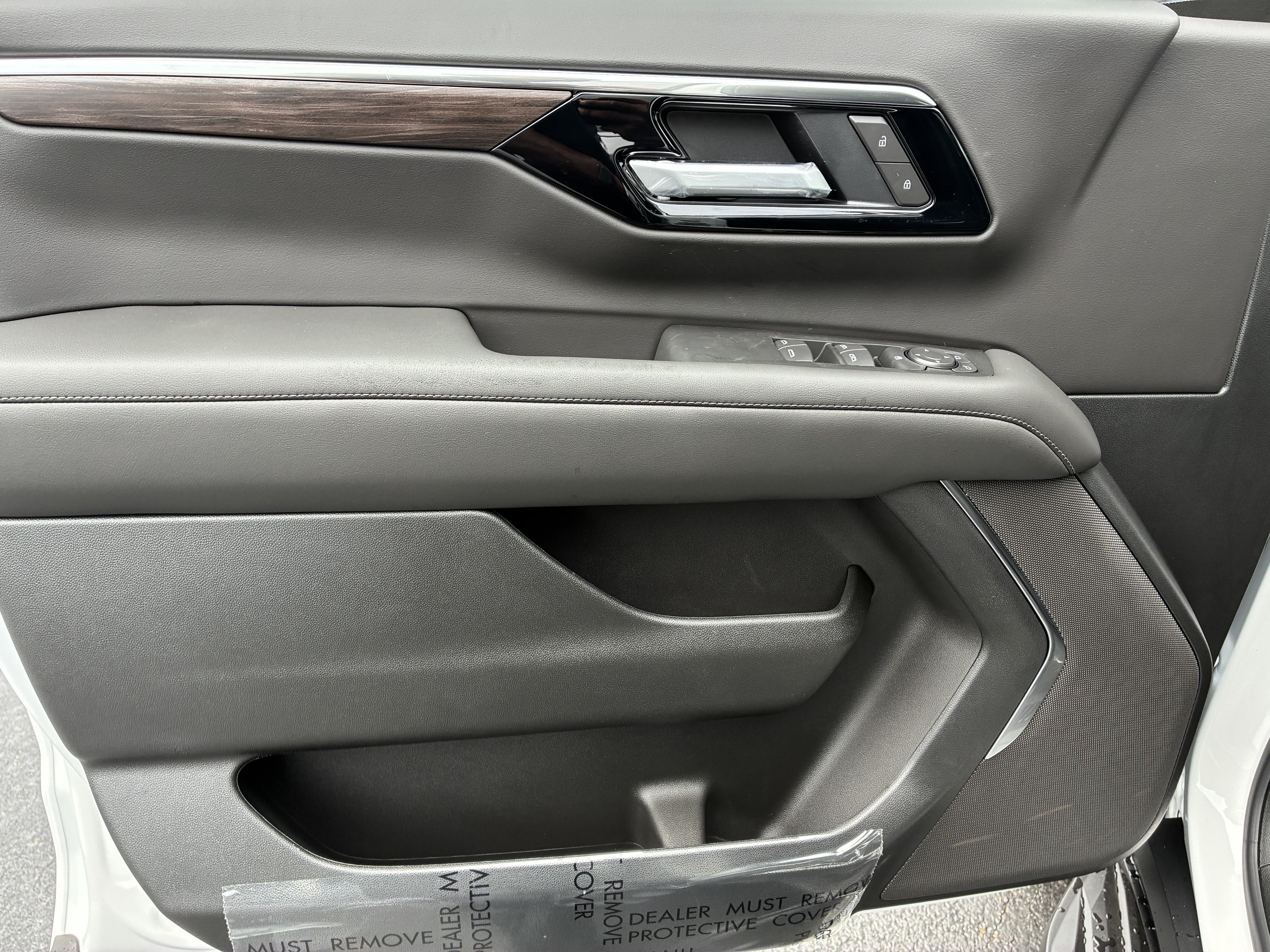New 2026 Chevrolet Suburban LS w/ Max Trailering Package RWD image 23