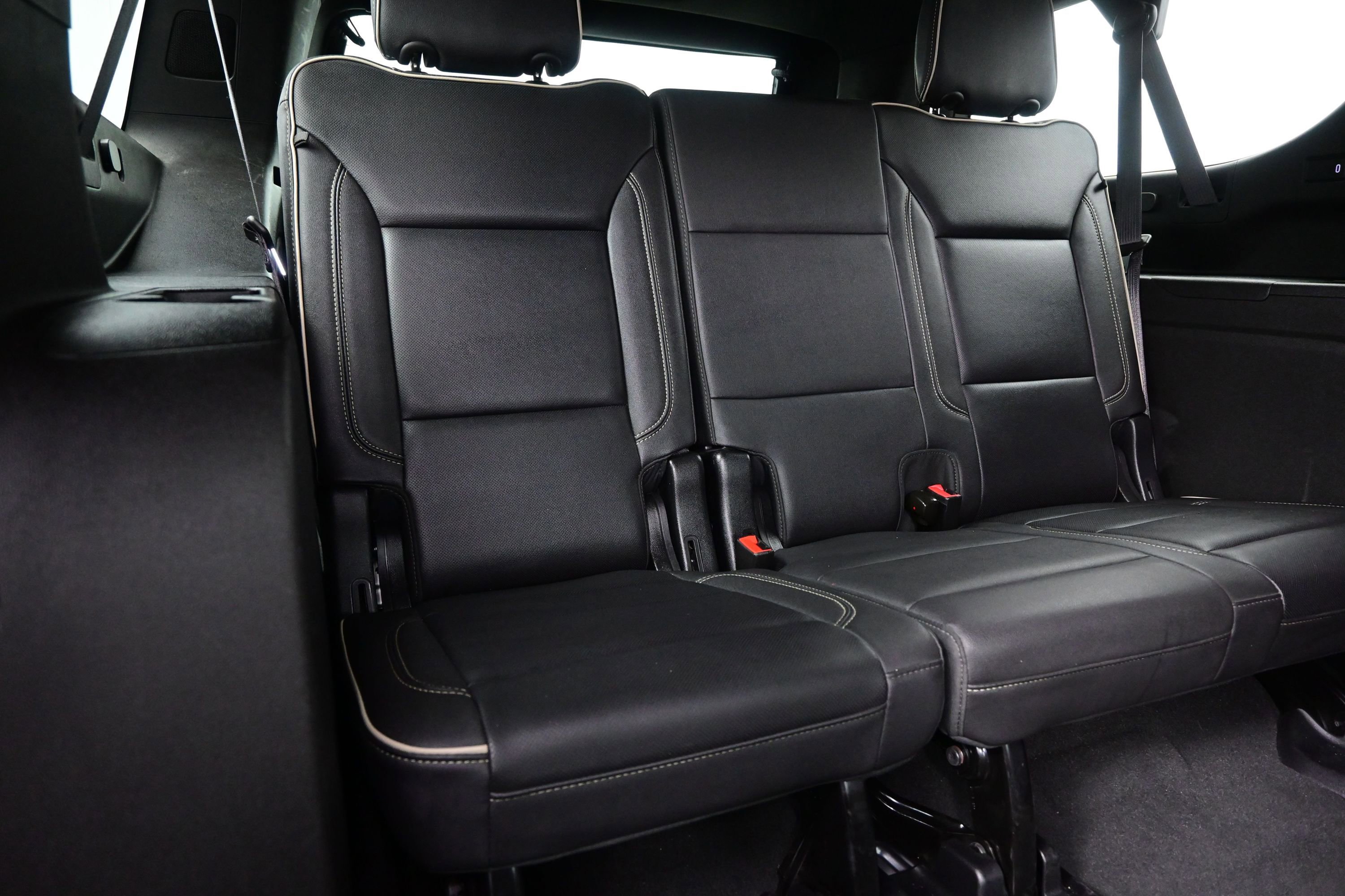 Used 2023 Chevrolet Suburban Premier AWD/4WD image 17