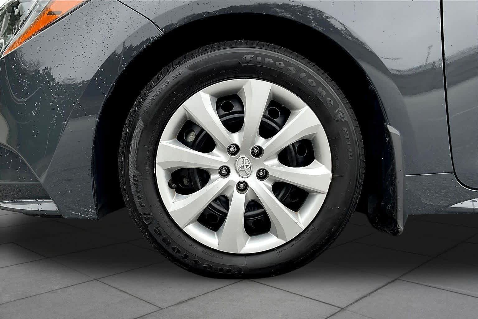 Used 2025 Toyota Corolla LE w/ Convenience Package FWD image 11